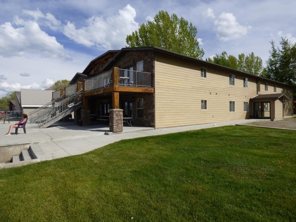 Blue Water Beach Resort Exterior Back