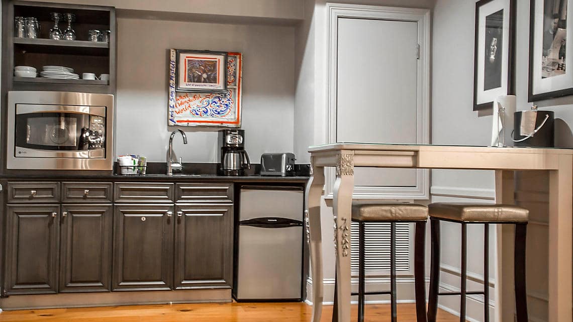 Club La Pension Kitchen Dining Area