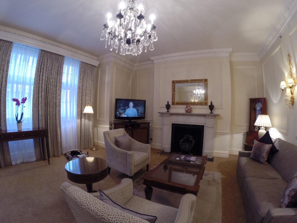 Grand Residences by Marriott - Mayfair-London Living Wide