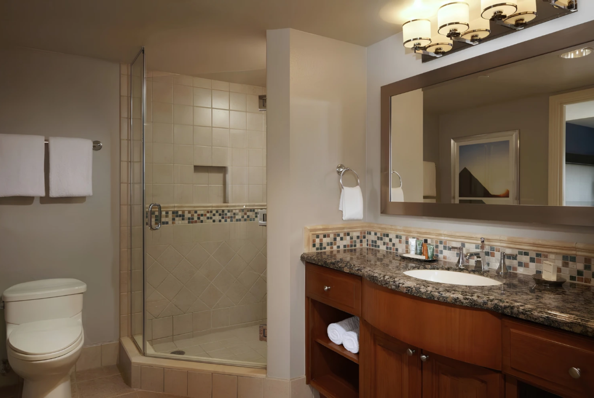 Hilton Grand Vacations on the Boulevard Bathroom