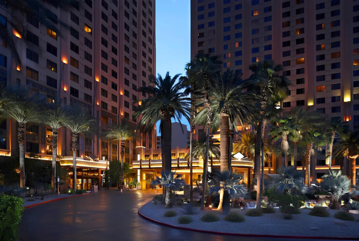 Hilton Grand Vacations on the Boulevard Ext Night