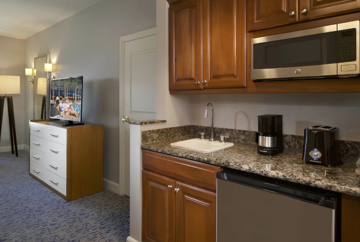 Hilton Grand Vacations on the Boulevard Kitchenette