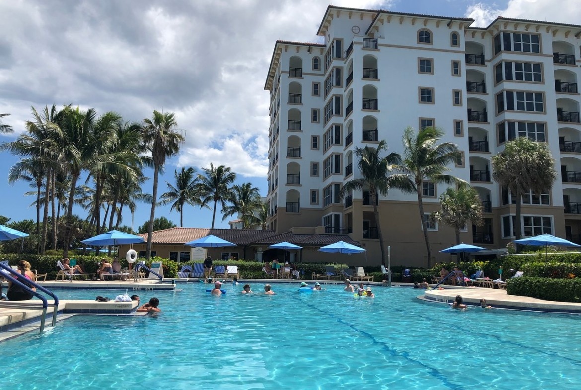 Marriott's Ocean Pointe Pool Area