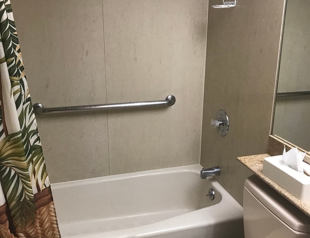 The Cliffs at Princeville Bathroom