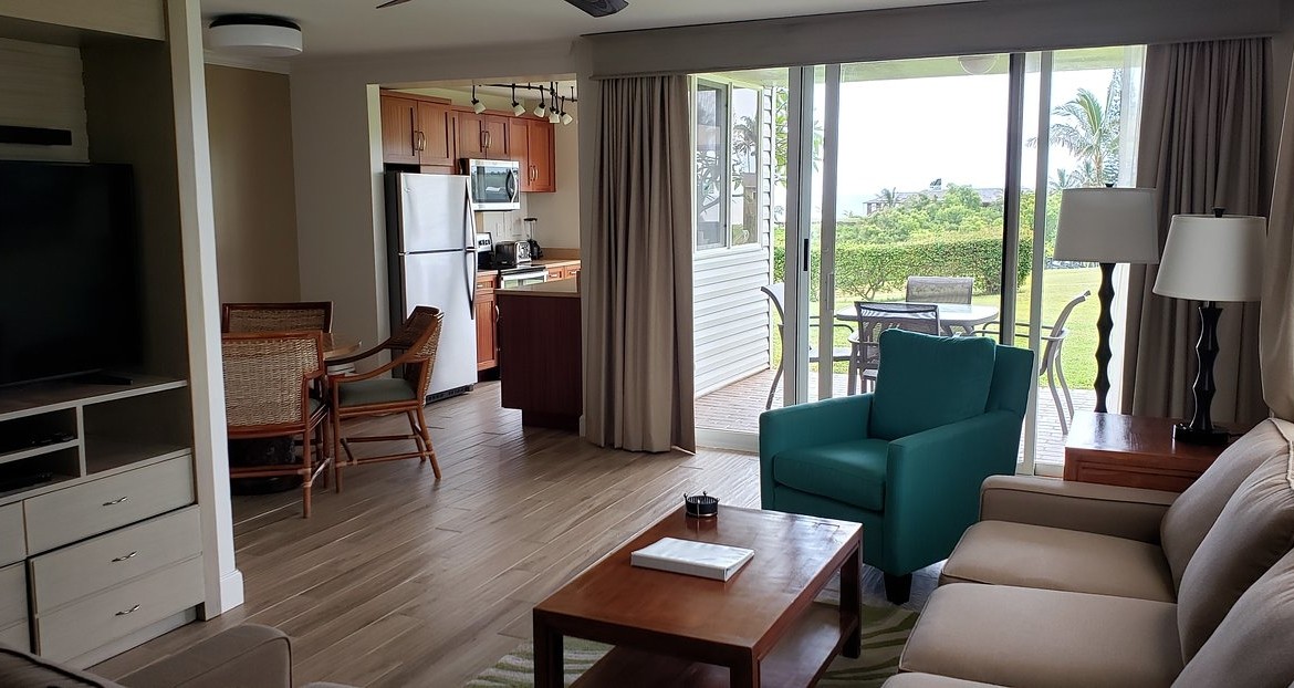 The Cliffs at Princeville Living