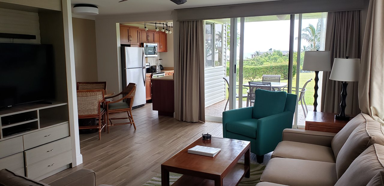 The Cliffs at Princeville Living