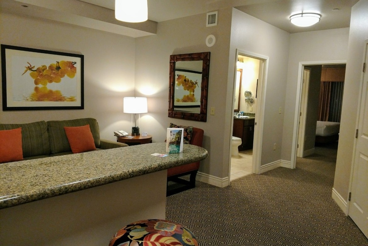 Tahiti Village Dining