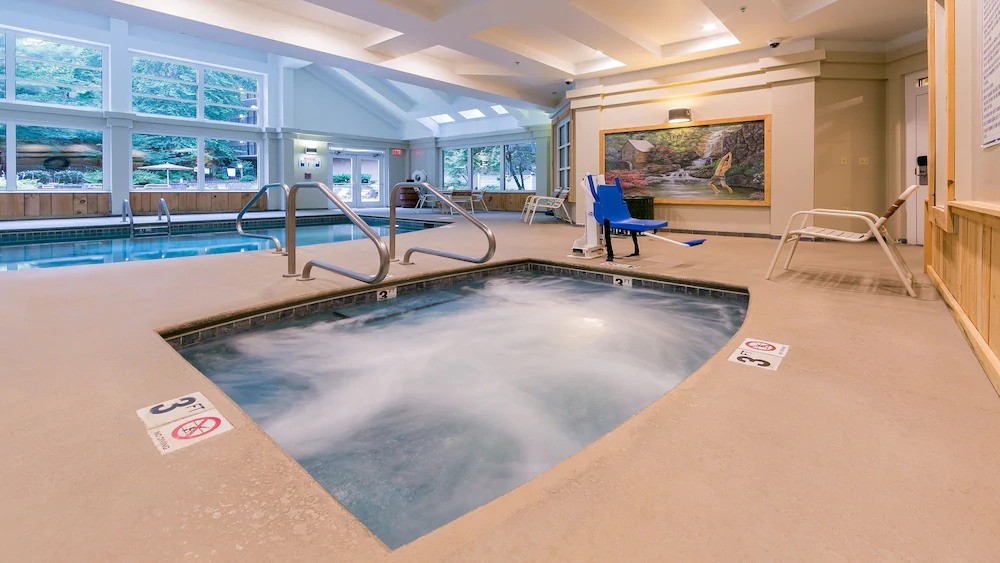 Holiday Inn Club Vacations Destinations: Smoky Mountain Resort Indoor Pool