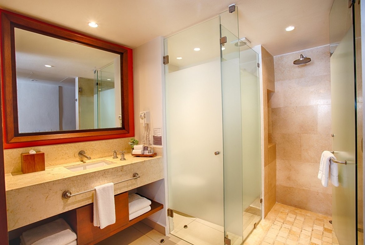 Marival Grand & Club Suites bathroom