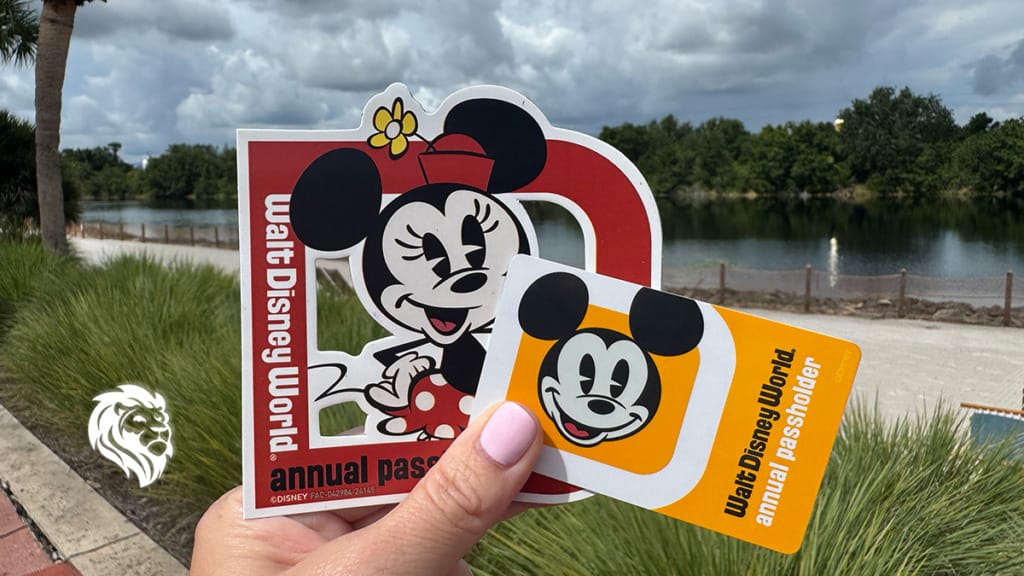 Disney Annual Pass and Passholder Magnet