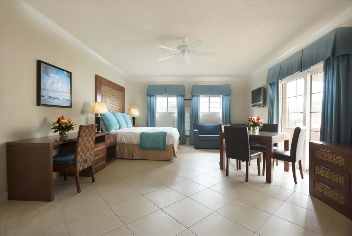 Divi Little Bay Beach And Racquet Club bedroom