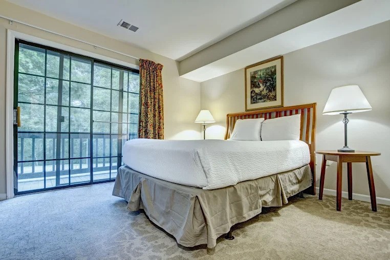 Pocono Mountain Villas Club Exploria Expo Points bedroom