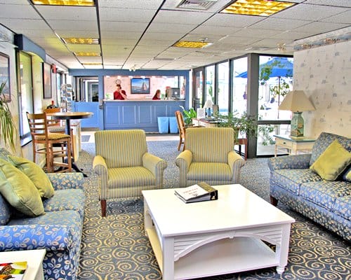 Holly Tree Resort lobby