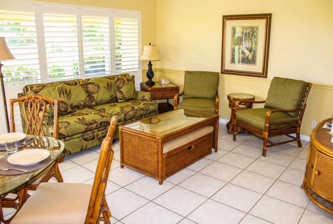 Berkshire On The Ocean living room