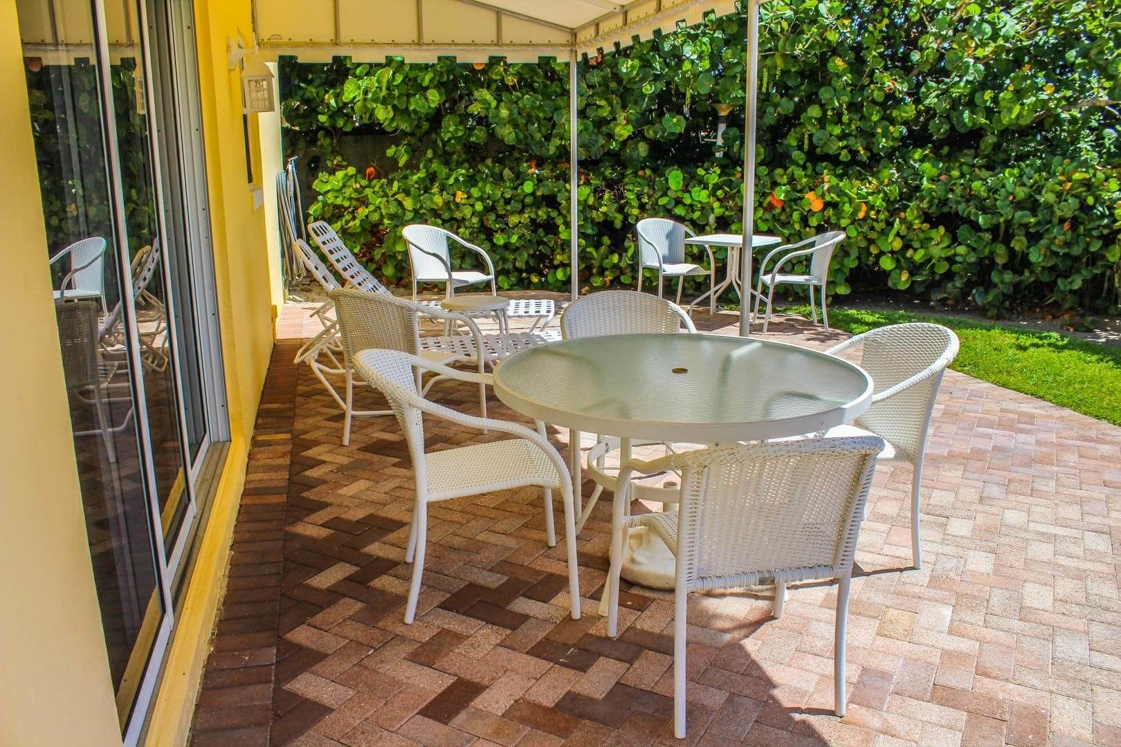 Berkshire On The Ocean patio area