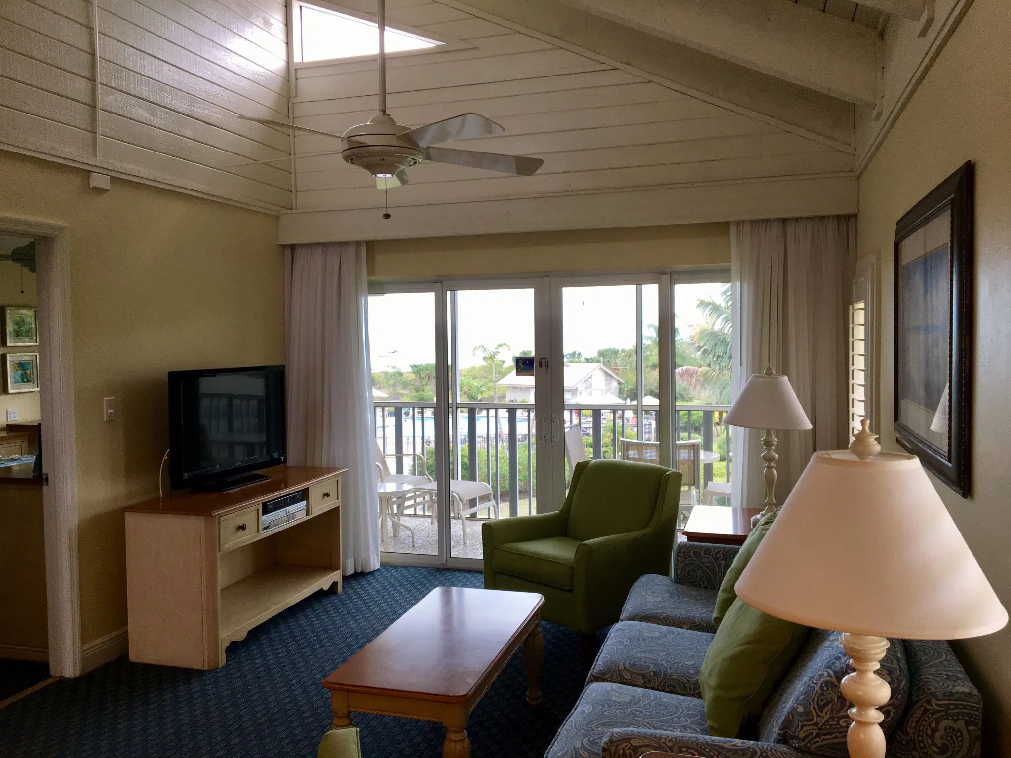 Shell Island Beach Club living room