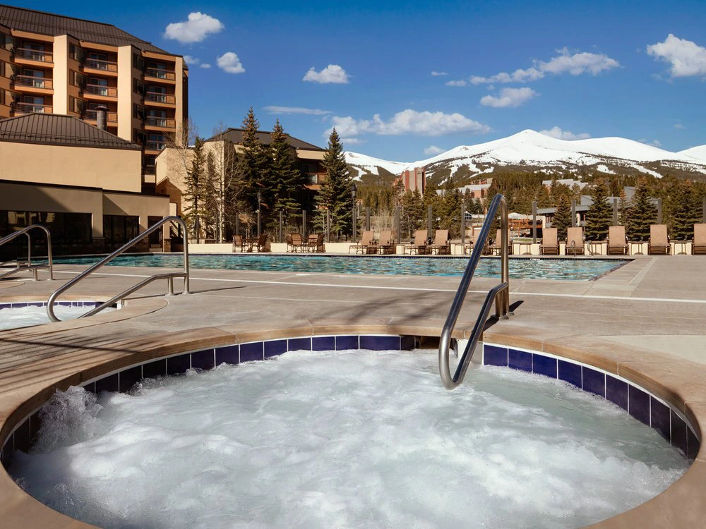 Warm outdoor hot tub at Marriott's Mountain Valley Lodge. See how much does marriott timeshare cost.
