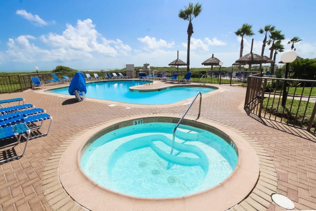 Royale Beach And Tennis Club Hot Tub