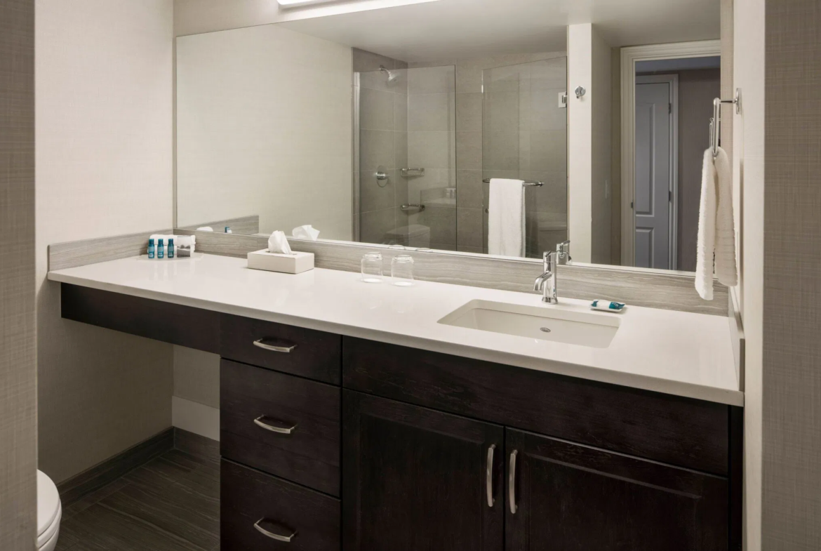 Grand Okanagan Resort Bathroom