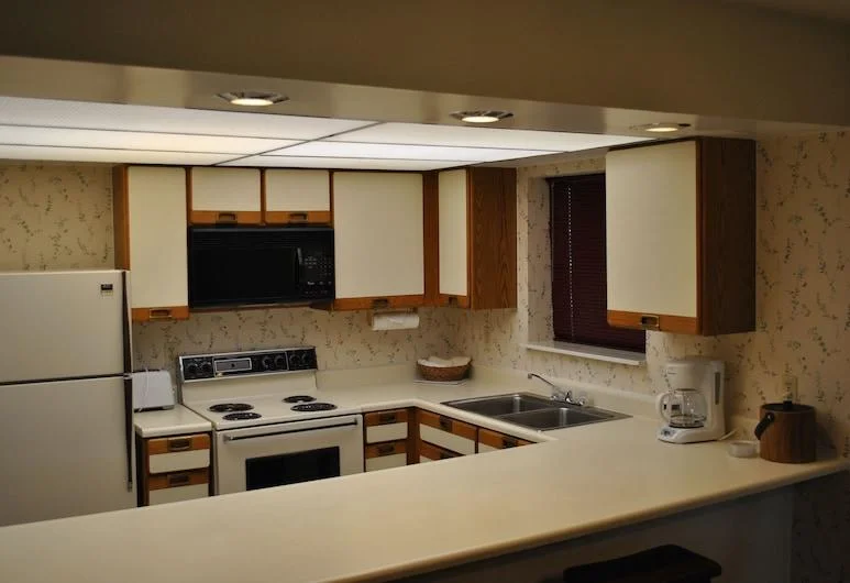 Laurel Point Resort Kitchen