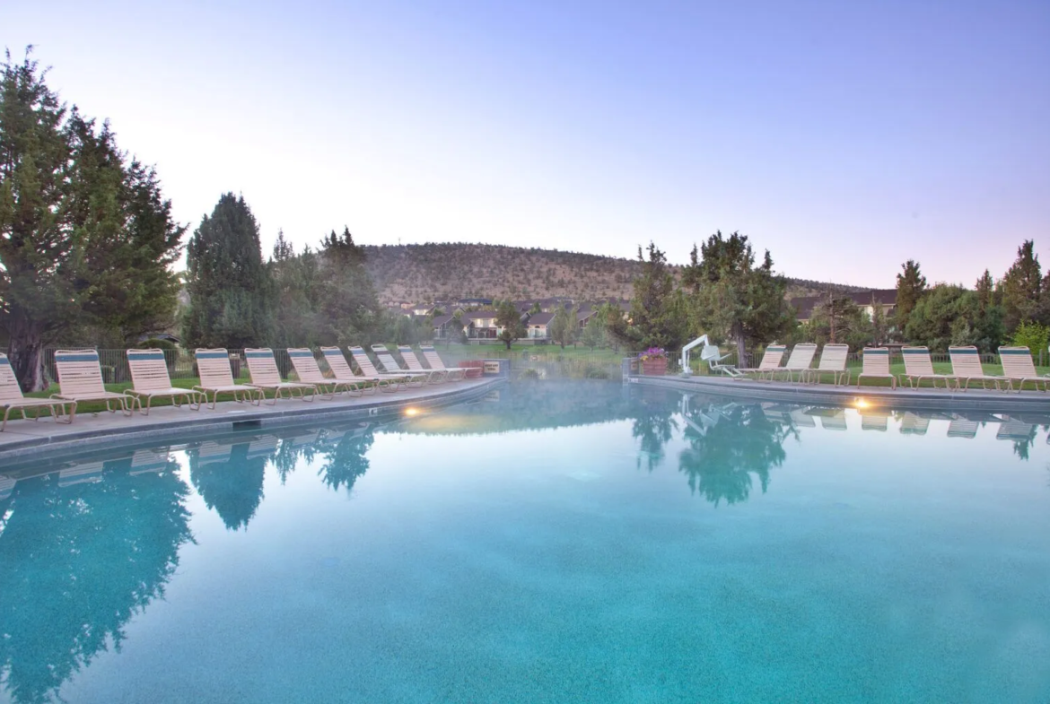 Canyon Rim at Eagle Crest Pool