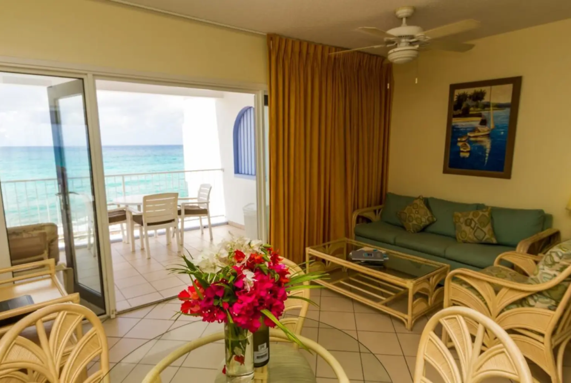La Vista Beach Resort Living Room