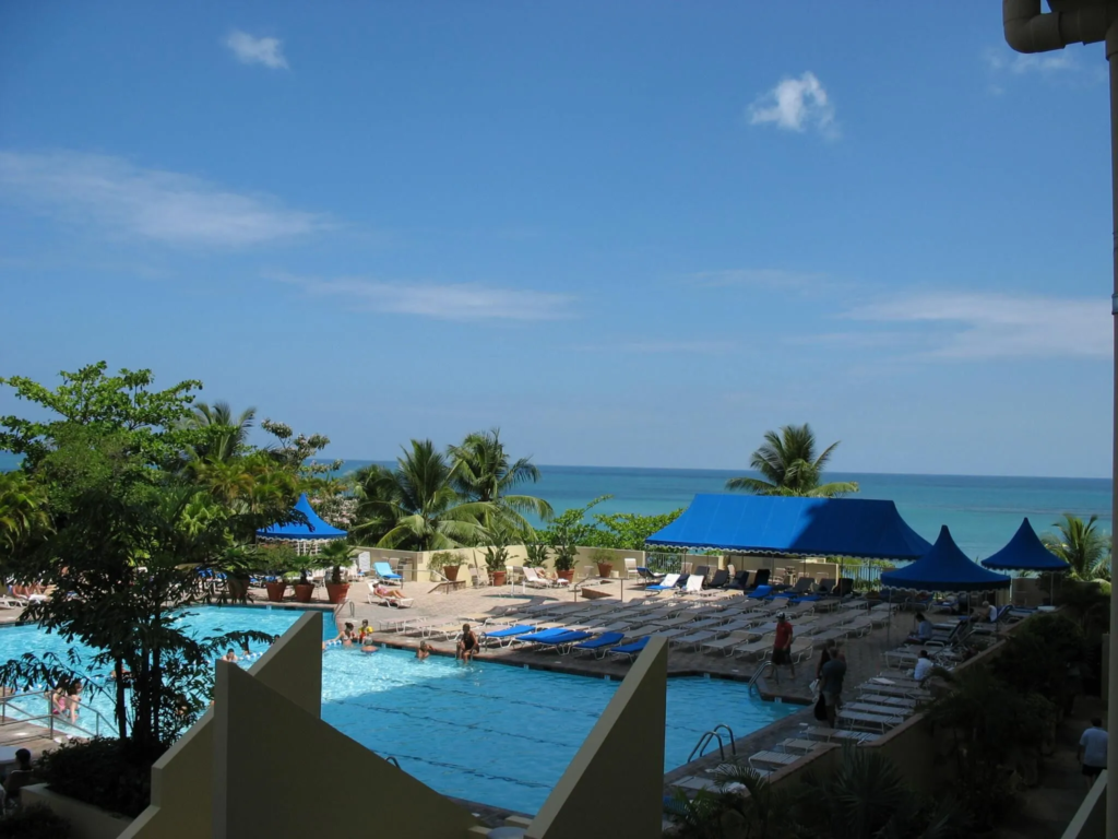 ESJ Towers Pool