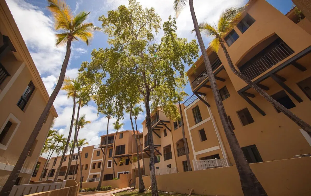 RCI Resorts in Puerto Rico: Royal Holiday – Park Royal Club Cala — Humacao